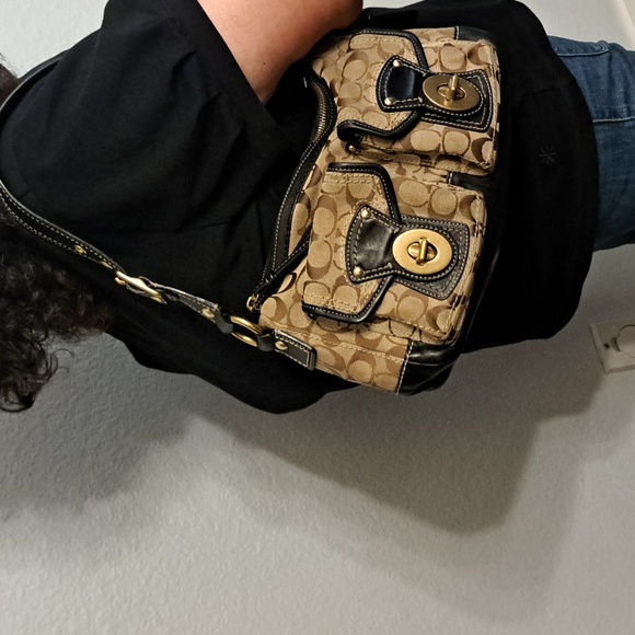 Coach Legacy Signature Shoulder Bag F12869 Beautiful🤍 - Picture 2 of 16